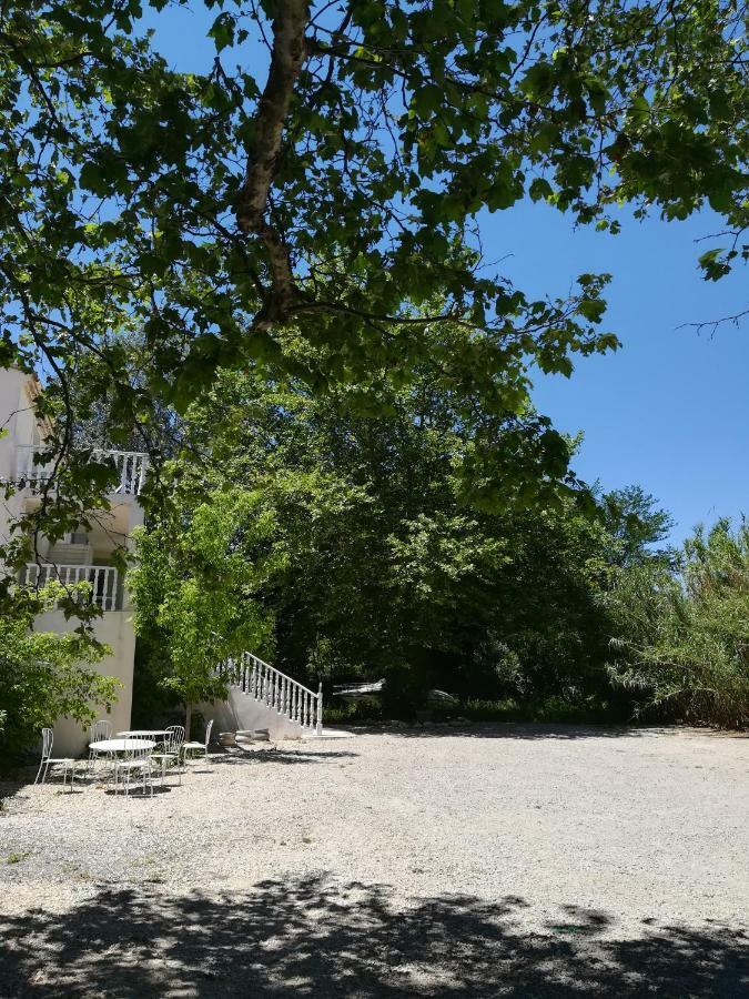Bed and Breakfast Au Pays Du Ventoux Le Thor Exterior foto